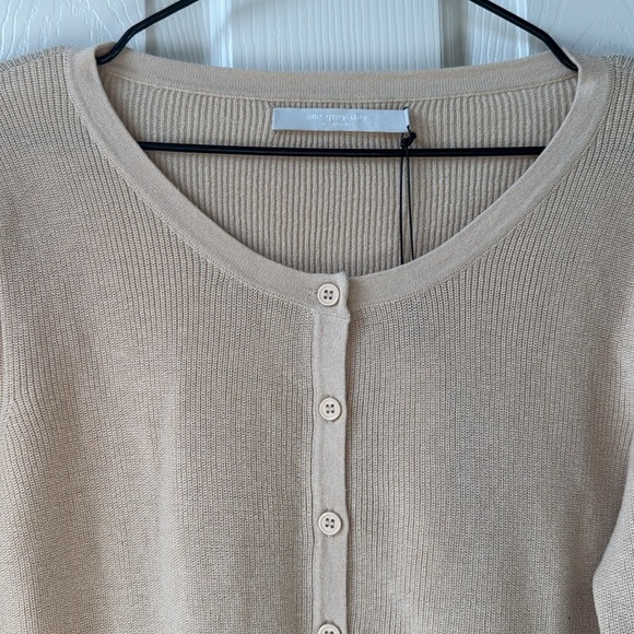 One Grey Day Los Angeles Sterling Henley long sleeve knit sweater Tan Neutral - Picture 2 of 5